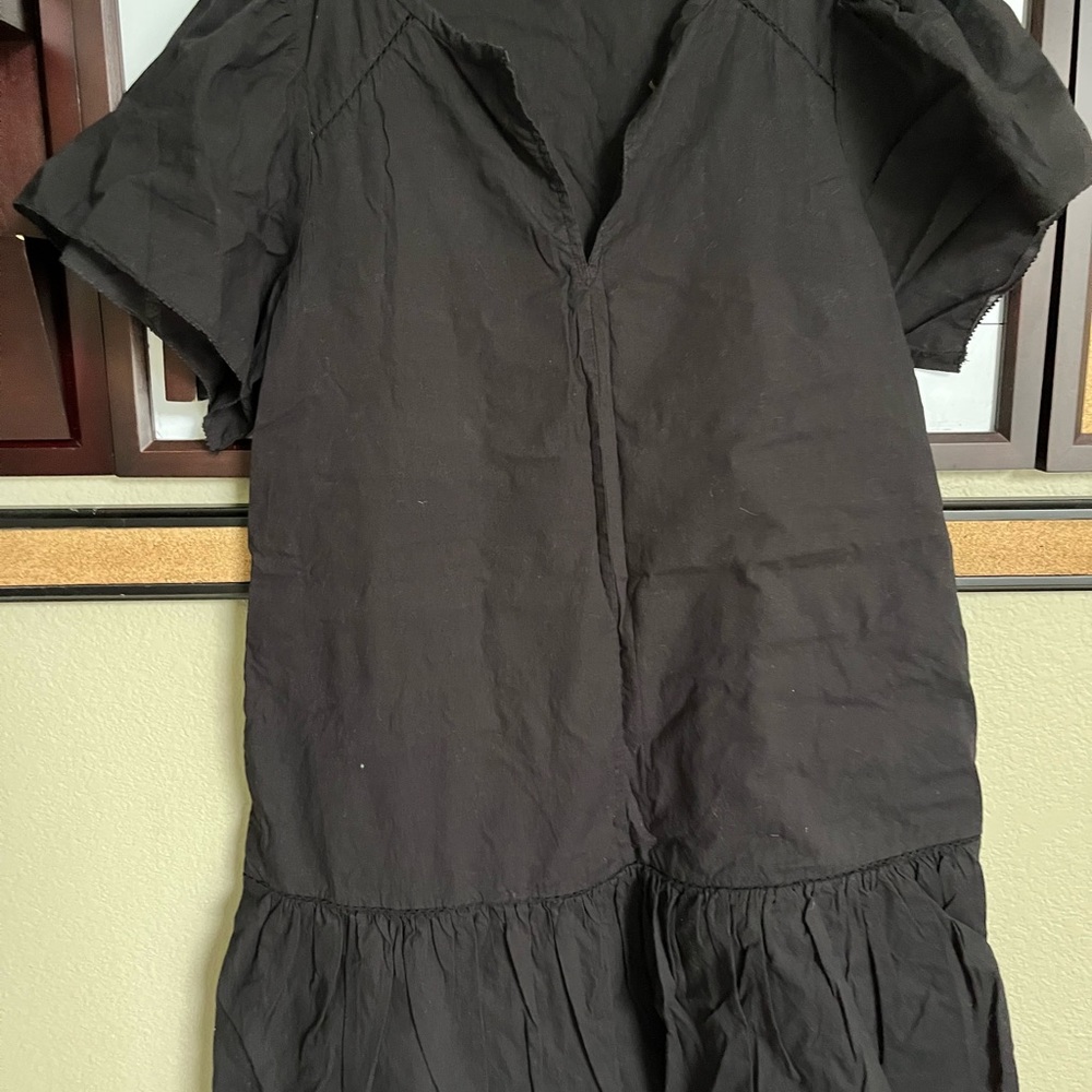 Summer black dress used a few times knee-high
